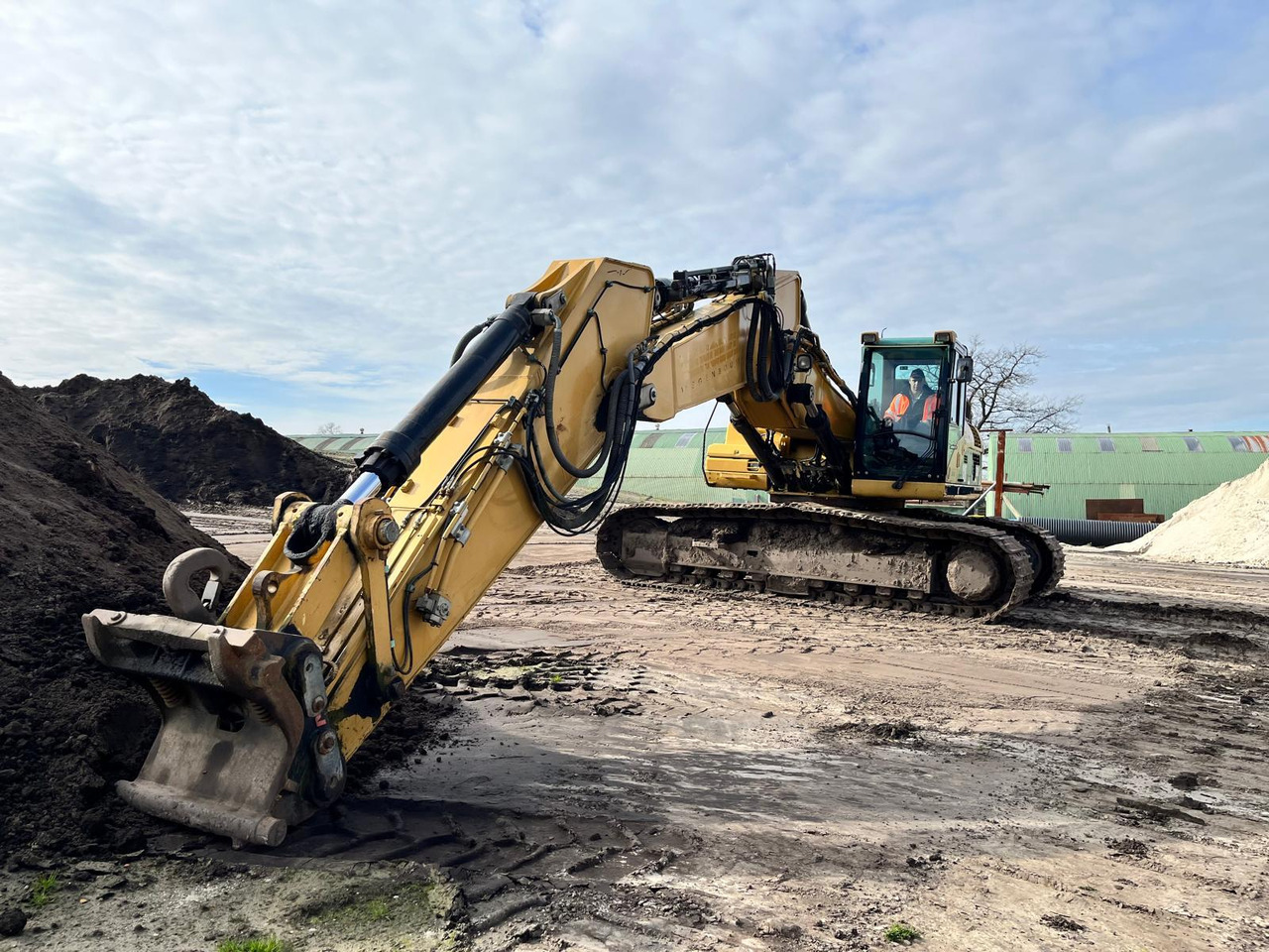 Caterpillar 330 DL - Kāpurķēžu ekskavators: foto 5 Caterpillar 330 DL - Kāpurķēžu ekskavators: foto 5