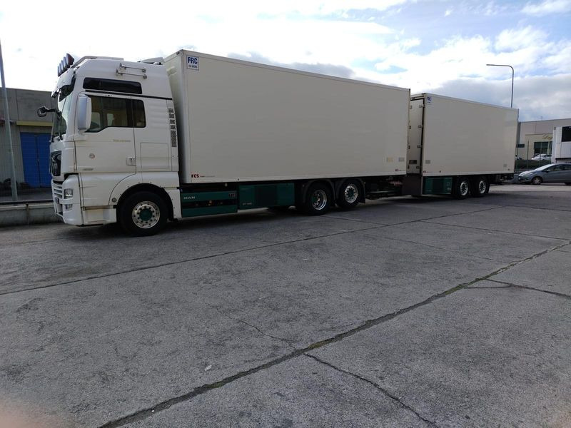 AUTOTRENO FRIGO MAN TGX TGX 26.580 6x2-4 LL - Izometriskais kravas automašīna: foto 1 AUTOTRENO FRIGO MAN TGX TGX 26.580 6x2-4 LL - Izometriskais kravas automašīna: foto 1