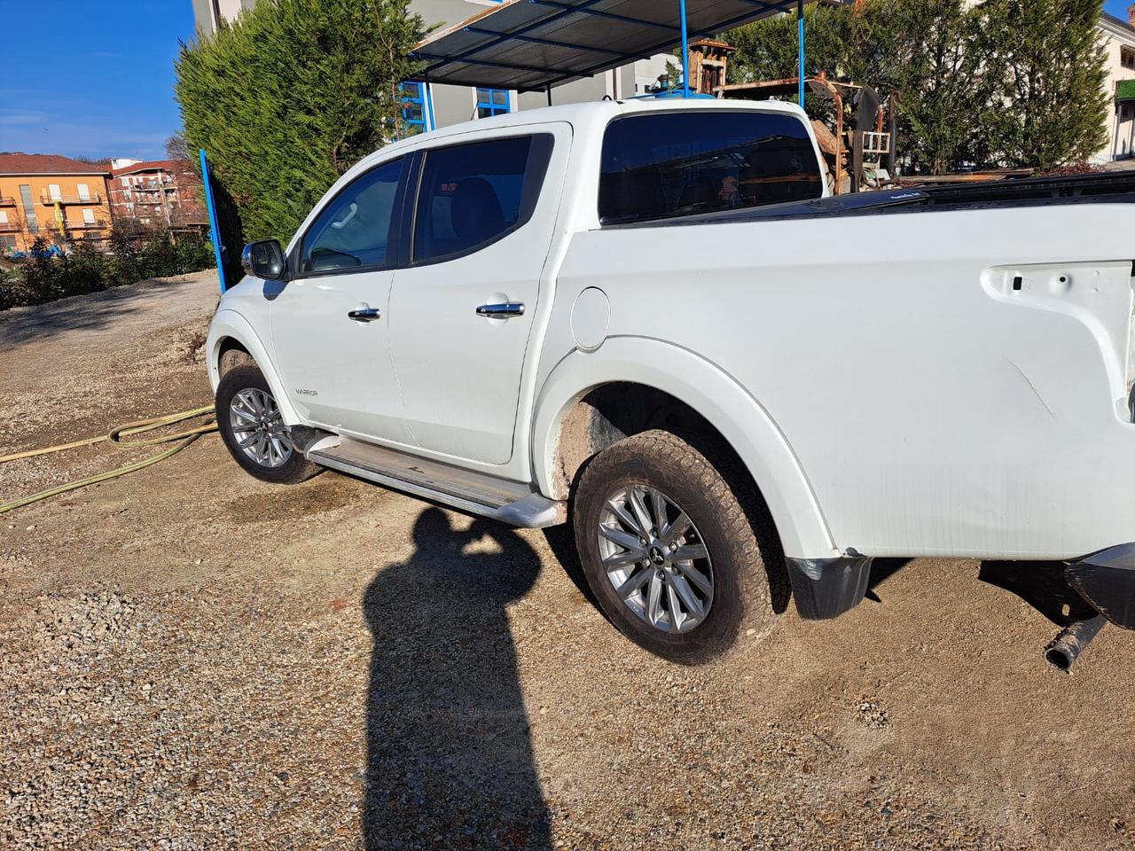 MITSUBISKI L200 - Vieglā automašīna: foto 4 MITSUBISKI L200 - Vieglā automašīna: foto 4