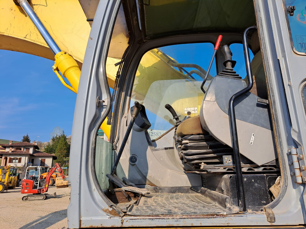 Kāpurķēžu ekskavators NEW HOLLAND KOBELCO E385B: foto 8 Kāpurķēžu ekskavators NEW HOLLAND KOBELCO E385B: foto 8