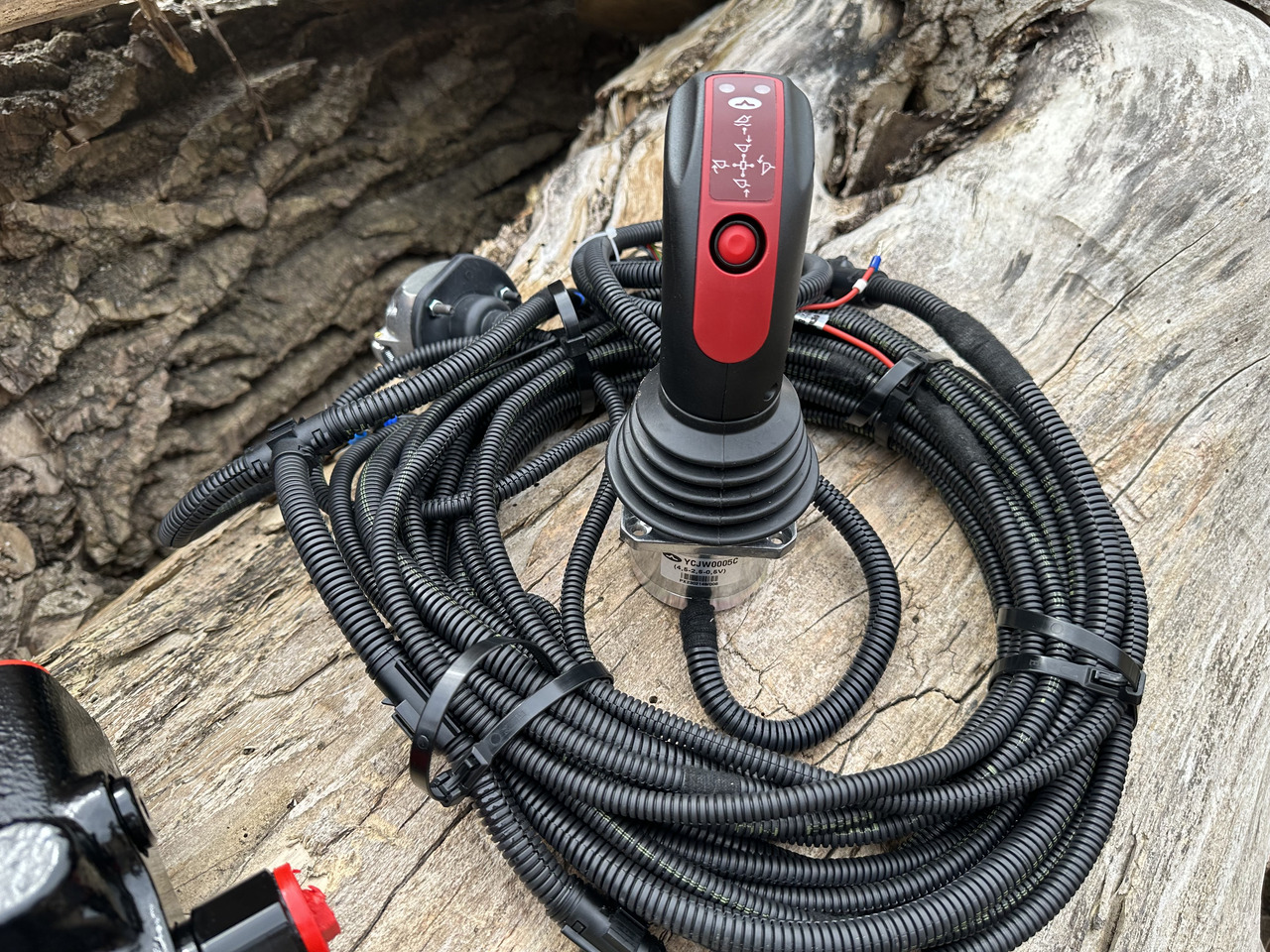 Walvoil SDM/DLM Allis-Chalmers, Case IH Magnum, Fiat, Ford - Frontālais iekrāvējs - Frontālais iekrāvējs: foto 2 Walvoil SDM/DLM Allis-Chalmers, Case IH Magnum, Fiat, Ford - Frontālais iekrāvējs - Frontālais iekrāvējs: foto 2