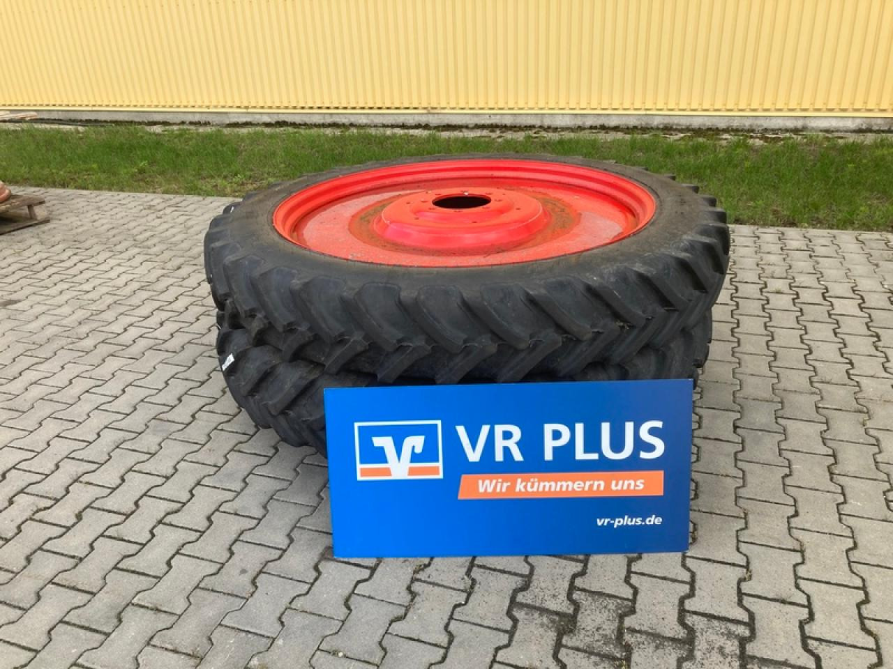 Alliance 300/95R52 - Riepa: foto 1 Alliance 300/95R52 - Riepa: foto 1