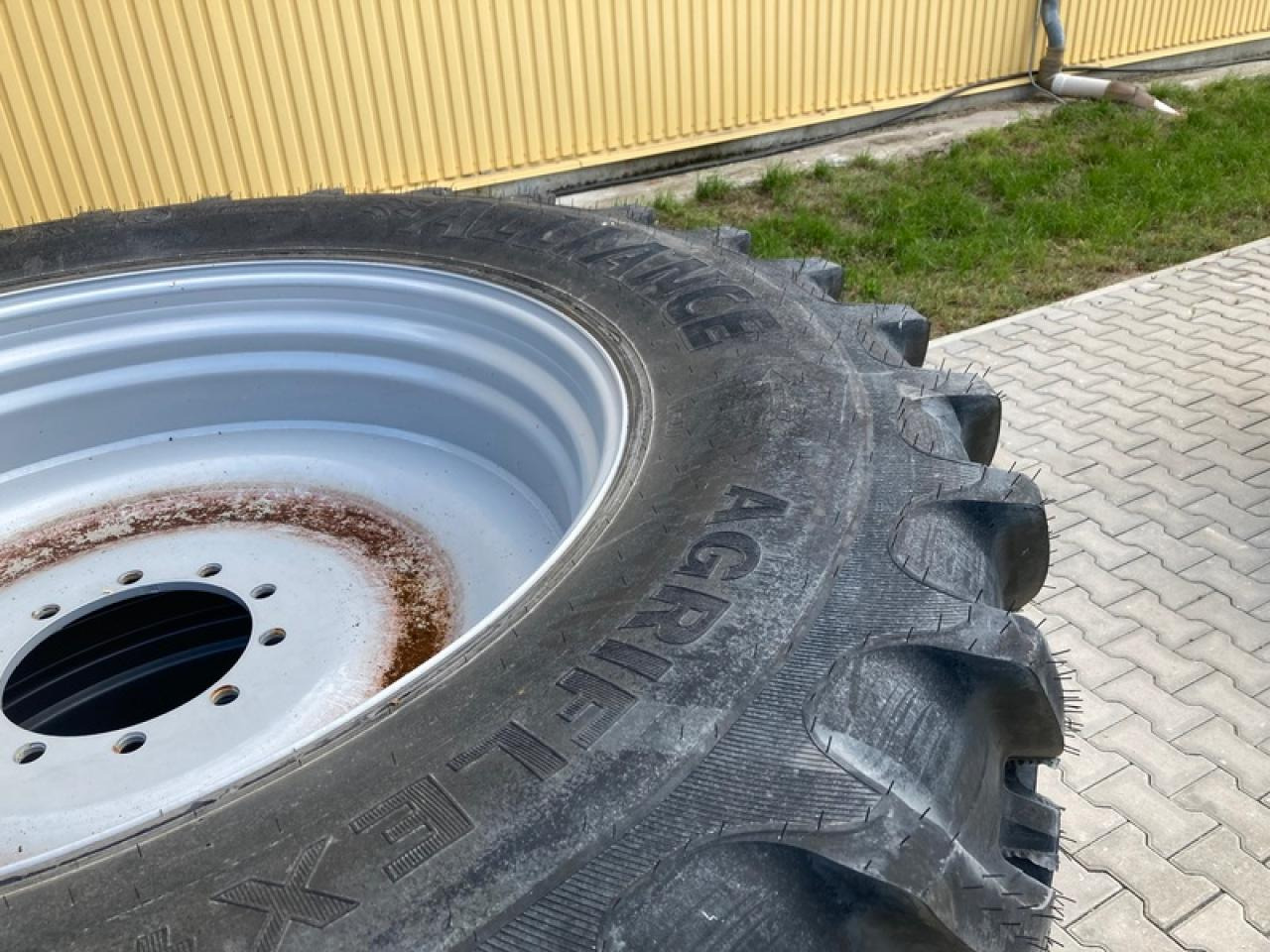 Alliance 520/85R46 PASSEND ZU LEEB 8 GS - Riepa: foto 4 Alliance 520/85R46 PASSEND ZU LEEB 8 GS - Riepa: foto 4