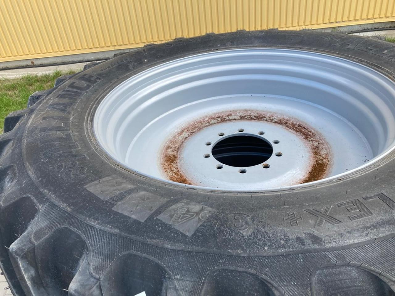 Alliance 520/85R46 PASSEND ZU LEEB 8 GS - Riepa: foto 3 Alliance 520/85R46 PASSEND ZU LEEB 8 GS - Riepa: foto 3