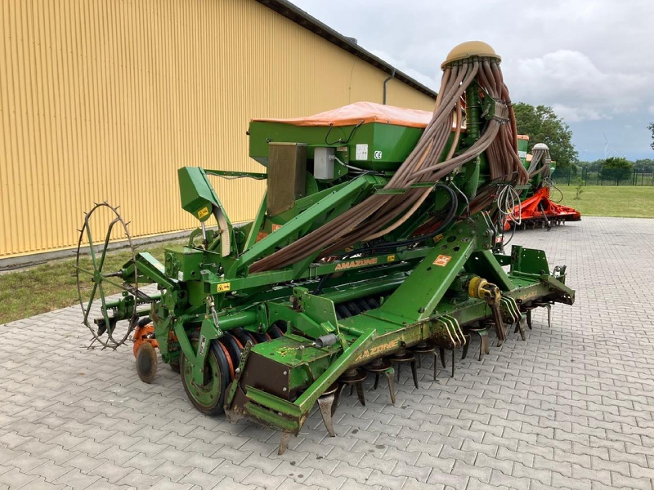 Amazone AD P402 - Kombinētā sējmašīna: foto 4 Amazone AD P402 - Kombinētā sējmašīna: foto 4