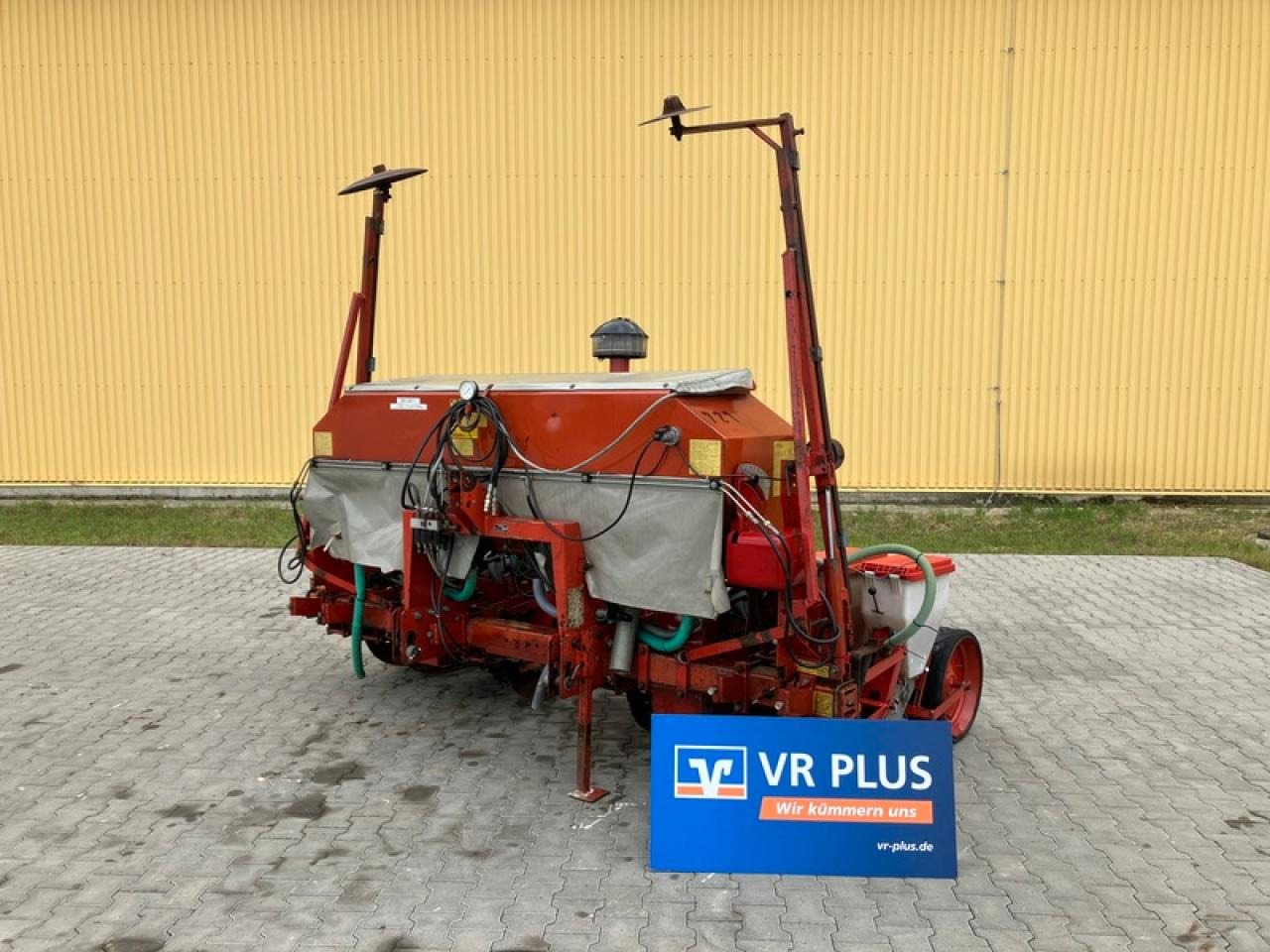 Becker AEROMAT T - Precīzās izsējas sējmašīna: foto 1 Becker AEROMAT T - Precīzās izsējas sējmašīna: foto 1