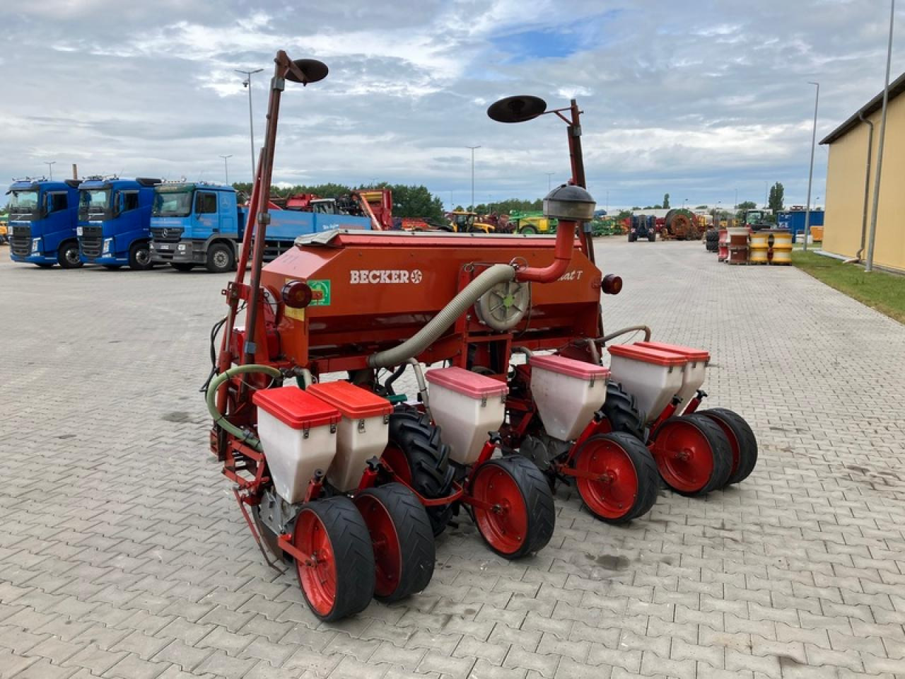 Becker AEROMAT T - Precīzās izsējas sējmašīna: foto 2 Becker AEROMAT T - Precīzās izsējas sējmašīna: foto 2