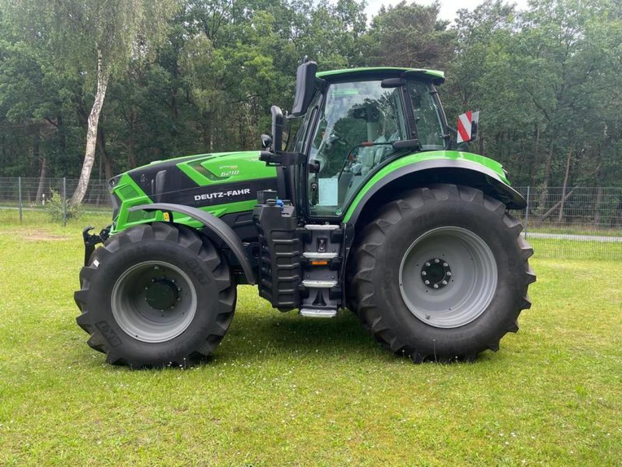 Deutz-Fahr 6210 PSHIFT AKTION - Traktors: foto 2 Deutz-Fahr 6210 PSHIFT AKTION - Traktors: foto 2