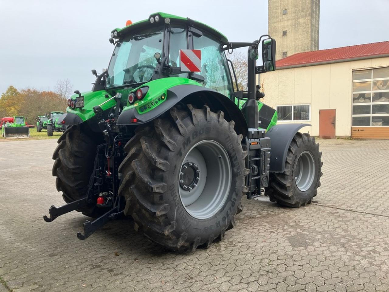 Deutz-Fahr 6230 TTV - Traktors: foto 4 Deutz-Fahr 6230 TTV - Traktors: foto 4