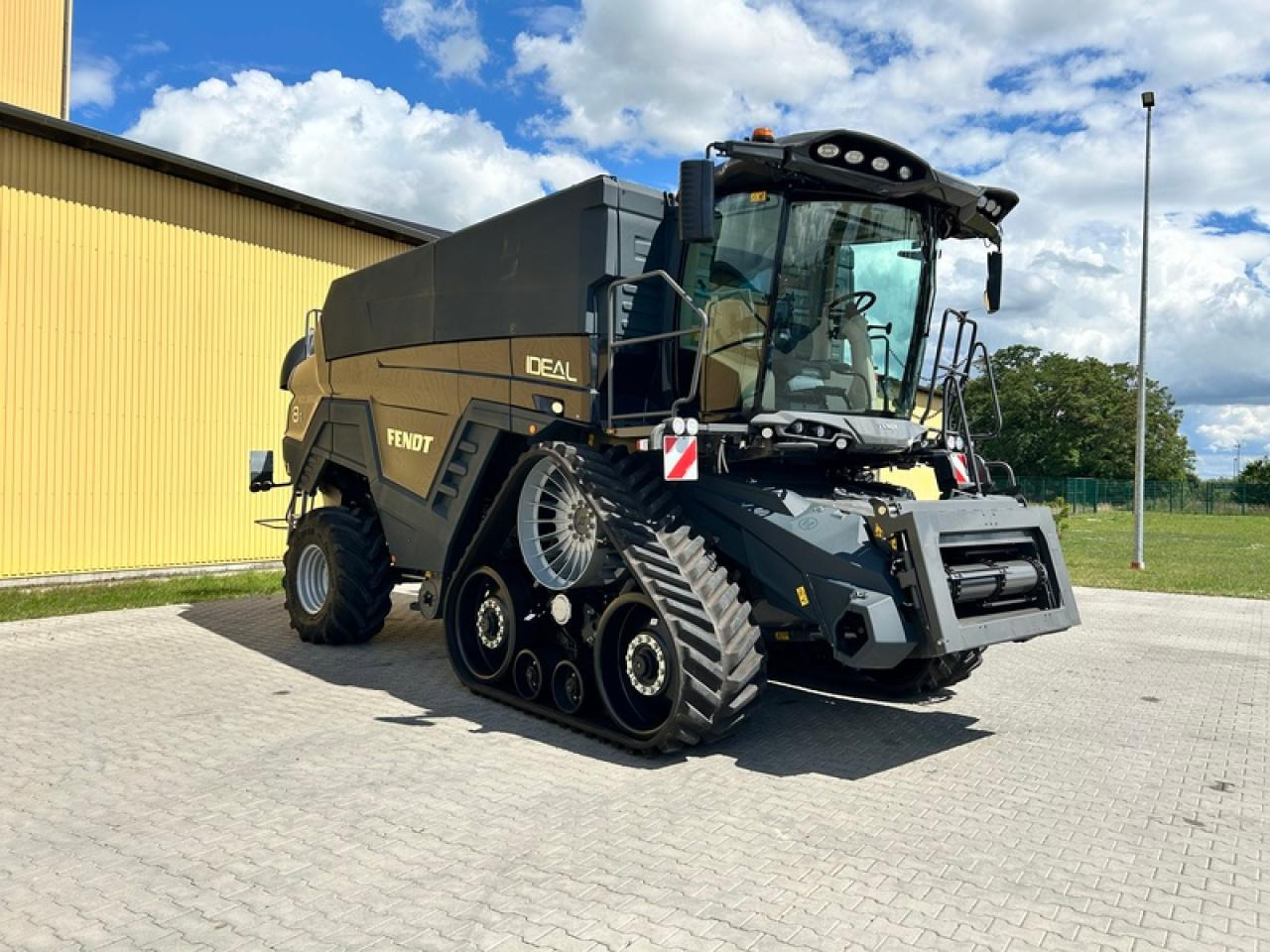 Fendt IDEAL 8T NEUMASCHINE!! - Labības kombains: foto 4 Fendt IDEAL 8T NEUMASCHINE!! - Labības kombains: foto 4