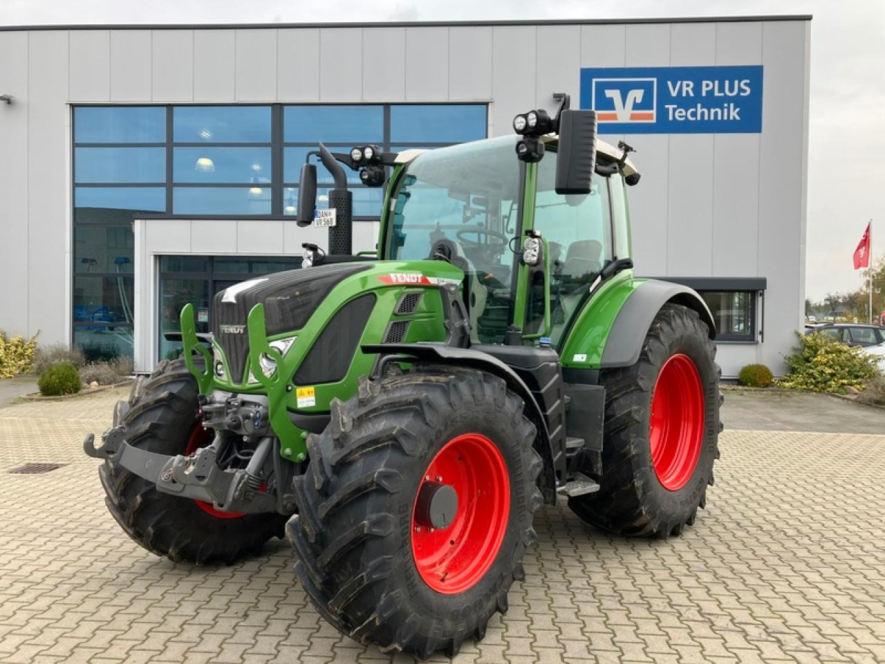 Fendt VARIO 516 VARIO GEN 3 // RTK - Traktors: foto 1 Fendt VARIO 516 VARIO GEN 3 // RTK - Traktors: foto 1