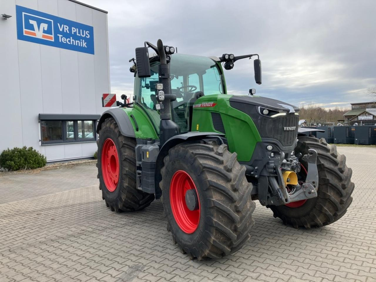 Fendt VARIO 728 GEN 7//RTK//VARIO GRIP - Traktors: foto 5 Fendt VARIO 728 GEN 7//RTK//VARIO GRIP - Traktors: foto 5