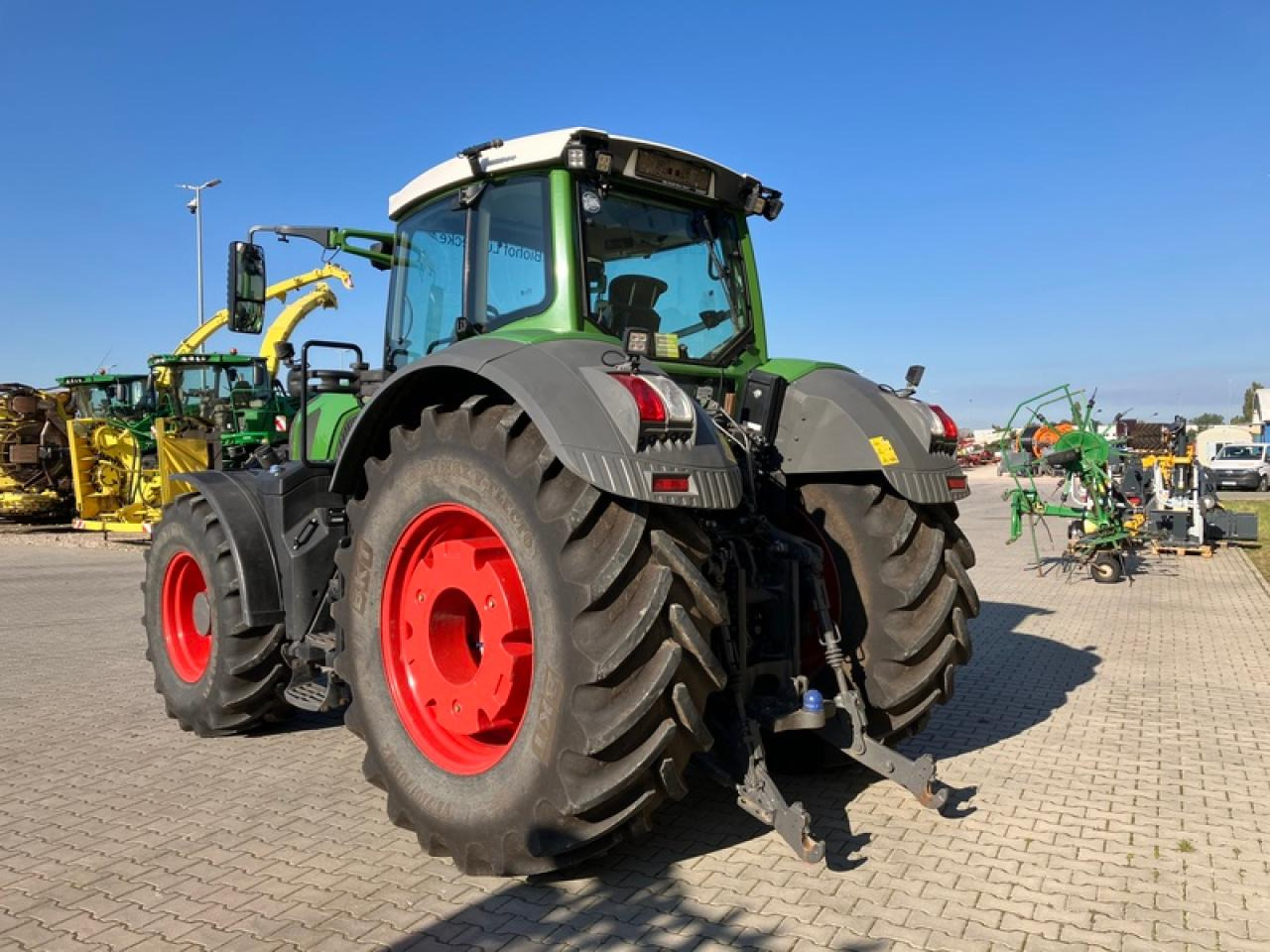 Fendt VARIO 828 S4 // RTK // VARIO GRIP - Traktors: foto 3 Fendt VARIO 828 S4 // RTK // VARIO GRIP - Traktors: foto 3