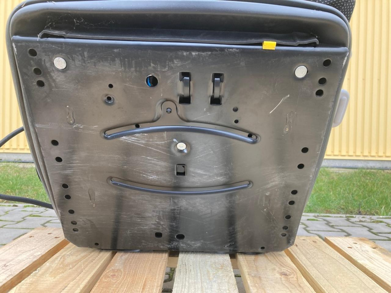 Jaunā Sēdeklis - Lauksaimniecības tehnika GRAMMER SITZ FENDT IDEAL: foto 7