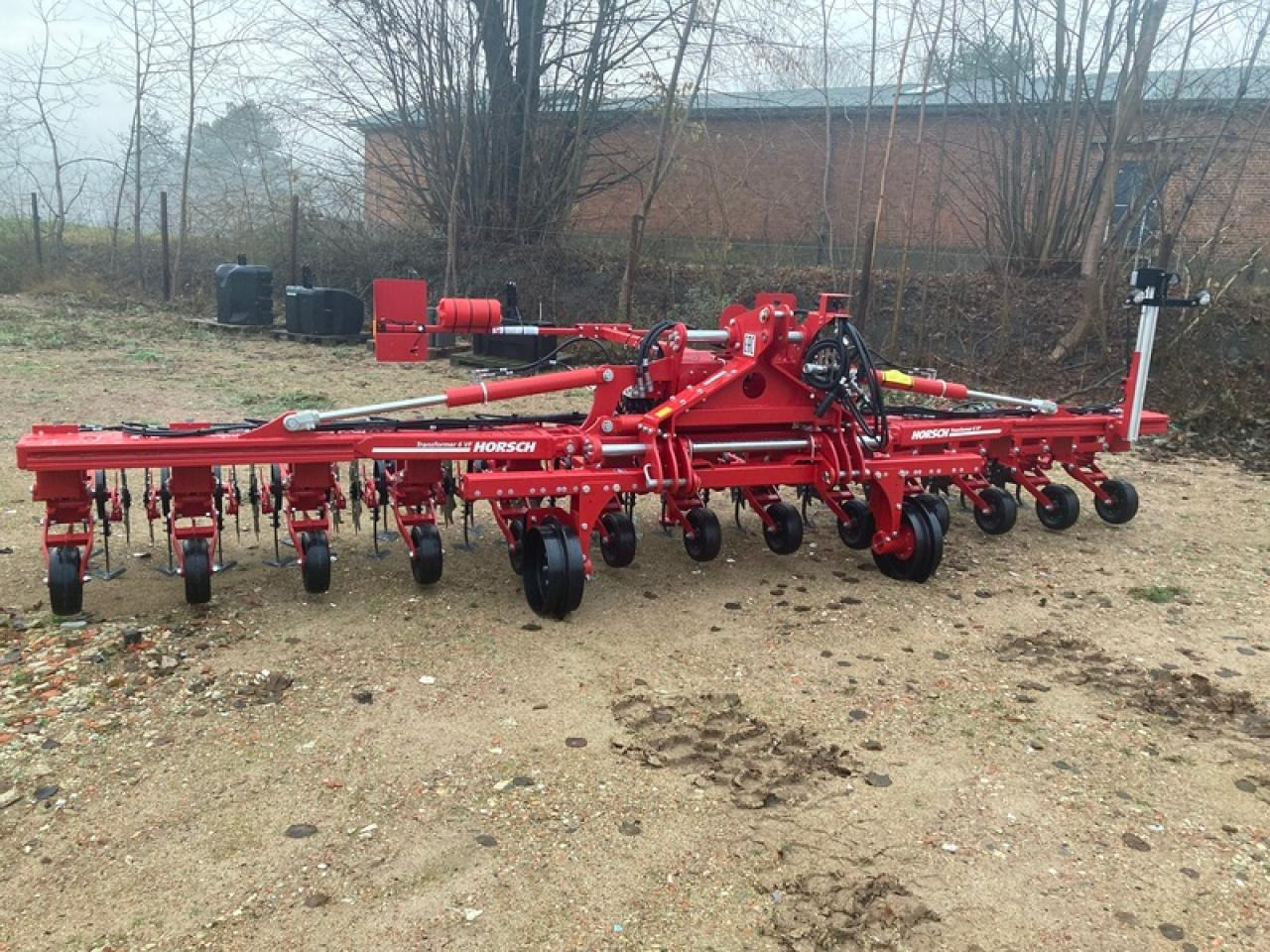 HORSCH TRANSFORMER6 VF - Augsnes apstrādes tehnika: foto 2 HORSCH TRANSFORMER6 VF - Augsnes apstrādes tehnika: foto 2