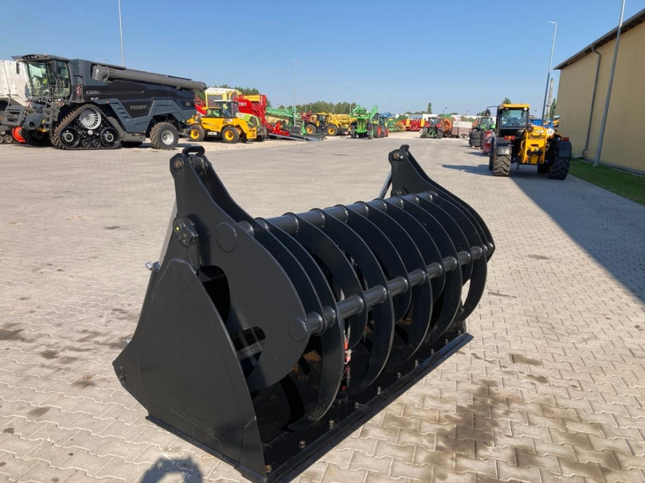 LSB SILAGEGREIFSCHAUFEL AKTION - Iekrāvēja kauss: foto 2 LSB SILAGEGREIFSCHAUFEL AKTION - Iekrāvēja kauss: foto 2