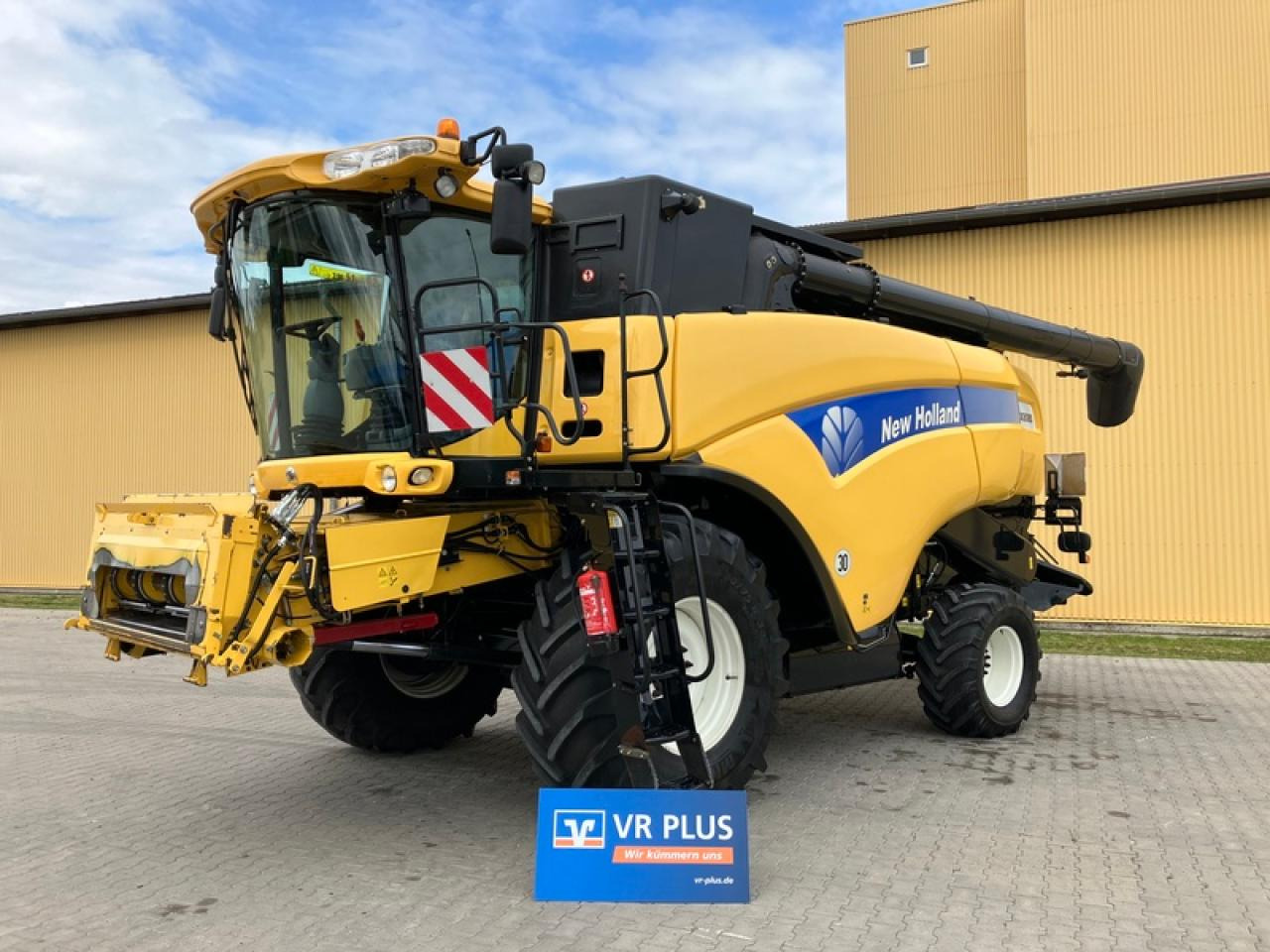 New Holland CX 8080 - Labības kombains: foto 1 New Holland CX 8080 - Labības kombains: foto 1