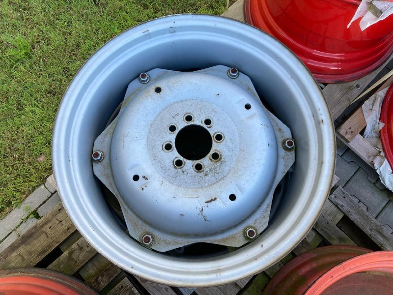 VERSTELLFELGEN W11X28 - Riteņa disks - Lauksaimniecības tehnika: foto 1 VERSTELLFELGEN W11X28 - Riteņa disks - Lauksaimniecības tehnika: foto 1