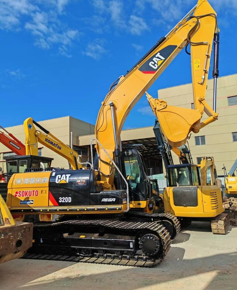 Caterpillar 320D - Kāpurķēžu ekskavators: foto 2 Caterpillar 320D - Kāpurķēžu ekskavators: foto 2