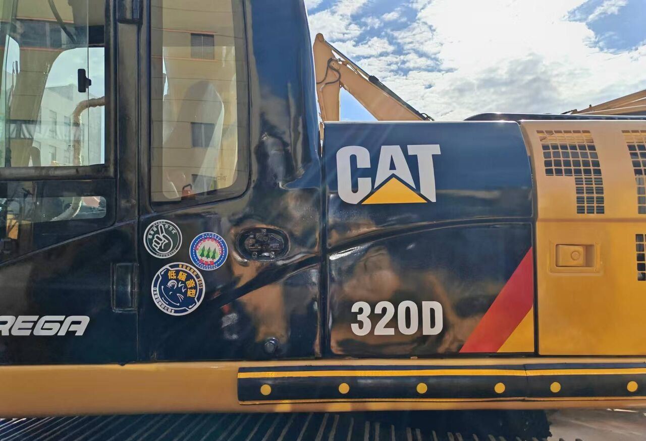 Caterpillar 320D - Kāpurķēžu ekskavators: foto 4 Caterpillar 320D - Kāpurķēžu ekskavators: foto 4