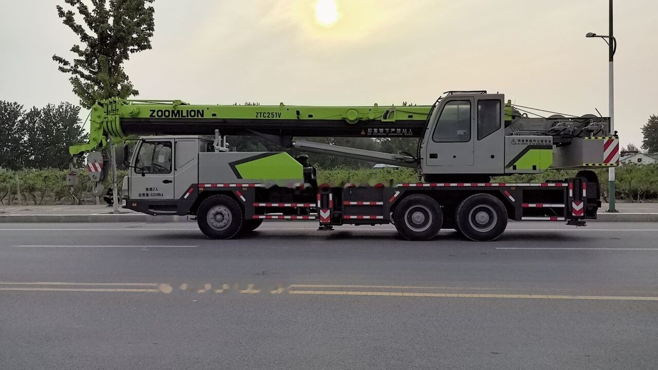 Zoomlion ZTC251V ZTC350 ZTV500 25T 35T 50T 25ton 35ton - Autoceltnis: foto 1 Zoomlion ZTC251V ZTC350 ZTV500 25T 35T 50T 25ton 35ton - Autoceltnis: foto 1