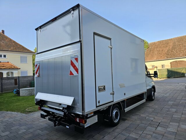 Jaunā Furgons ar slēgtā virsbūve IVECO Daily 35S18 3.0 Koffer LBW Bär ACC LED sofort!: foto 34