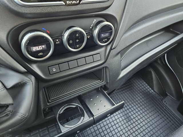 Jaunā Furgons ar slēgtā virsbūve IVECO Daily 35S18 3.0 Koffer LBW Bär ACC LED sofort!: foto 11