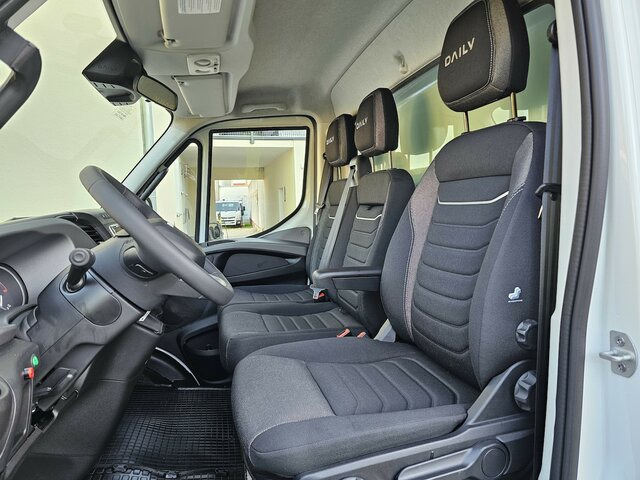 IVECO Daily 35S18 3.0 Koffer LBW Bär ACC LED sofort! - Furgons ar slēgtā virsbūve: foto 2 IVECO Daily 35S18 3.0 Koffer LBW Bär ACC LED sofort! - Furgons ar slēgtā virsbūve: foto 2