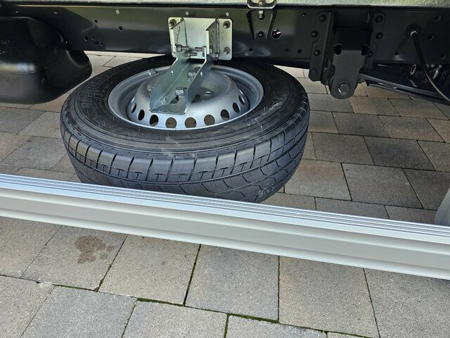 Jaunā Furgons ar slēgtā virsbūve IVECO Daily 35S18 3.0 Koffer LBW Bär ACC LED sofort!: foto 22