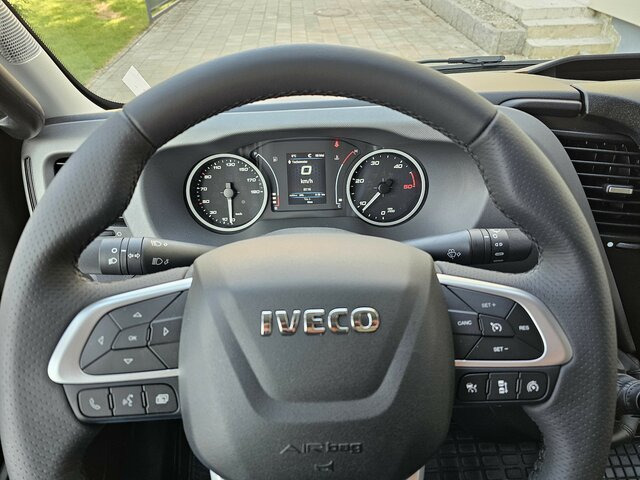 Jaunā Furgons ar slēgtā virsbūve IVECO Daily 35S18 3.0 Koffer LBW Bär ACC LED sofort!: foto 6