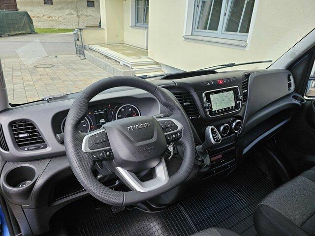 IVECO Daily 35S18HA8 3.0 Hi-Matic AHK Tachograph LED - Furgons ar slēgtā virsbūve: foto 4 IVECO Daily 35S18HA8 3.0 Hi-Matic AHK Tachograph LED - Furgons ar slēgtā virsbūve: foto 4