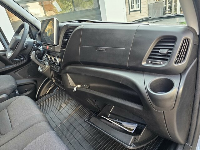 Jaunā Kravas mikroautobuss, Kravas-pasažieru furgons IVECO Daily 35S18HA8V DOKA Hi-Matic 12m³ 2xSchiebetür...: foto 19