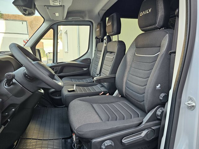IVECO Daily 35S18HA8V DOKA Hi-Matic 12m³ 2xSchiebetür - Kravas mikroautobuss, Kravas-pasažieru furgons: foto 3 IVECO Daily 35S18HA8V DOKA Hi-Matic 12m³ 2xSchiebetür - Kravas mikroautobuss, Kravas-pasažieru furgons: foto 3