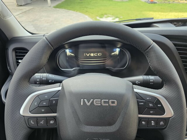 Jaunā Kravas mikroautobuss, Kravas-pasažieru furgons IVECO Daily 35S18HA8V DOKA Hi-Matic 12m³ 2xSchiebetür...: foto 6