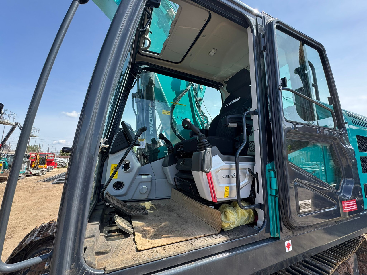 Sunward SWE215F-5A līzingu Sunward SWE215F-5A: foto 8 Sunward SWE215F-5A līzingu Sunward SWE215F-5A: foto 8