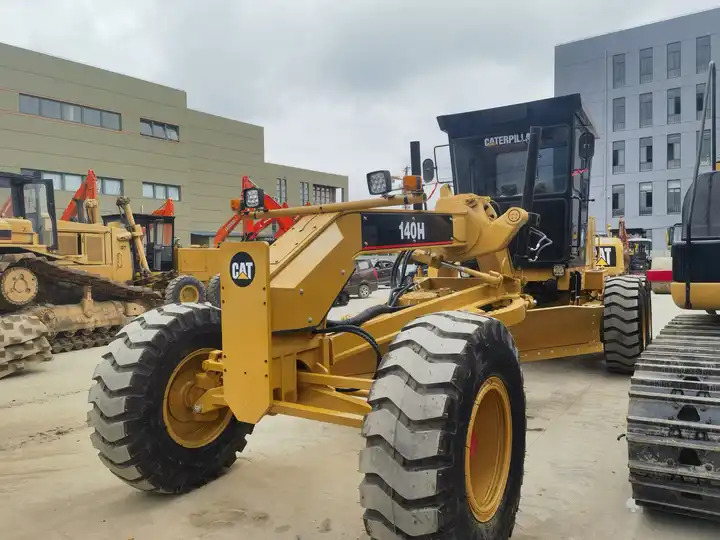 Best price JAPAN made grader cat 140h motor grader second hand low prices hot selling - Greiders: foto 3 Best price JAPAN made grader cat 140h motor grader second hand low prices hot selling - Greiders: foto 3