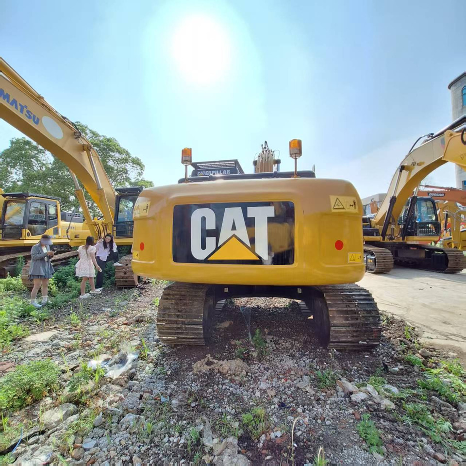 CAT 320D used excavator - Kāpurķēžu ekskavators: foto 2 CAT 320D used excavator - Kāpurķēžu ekskavators: foto 2