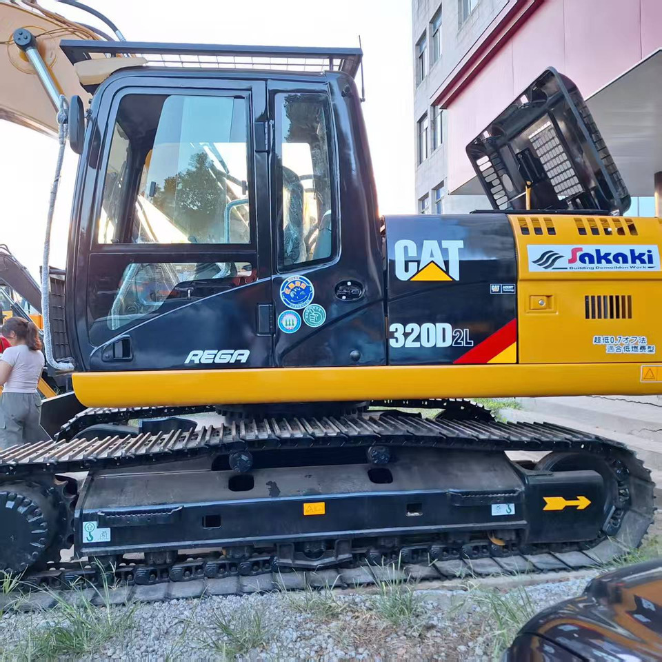 CAT 320D2L Excavator - Kāpurķēžu ekskavators: foto 2 CAT 320D2L Excavator - Kāpurķēžu ekskavators: foto 2