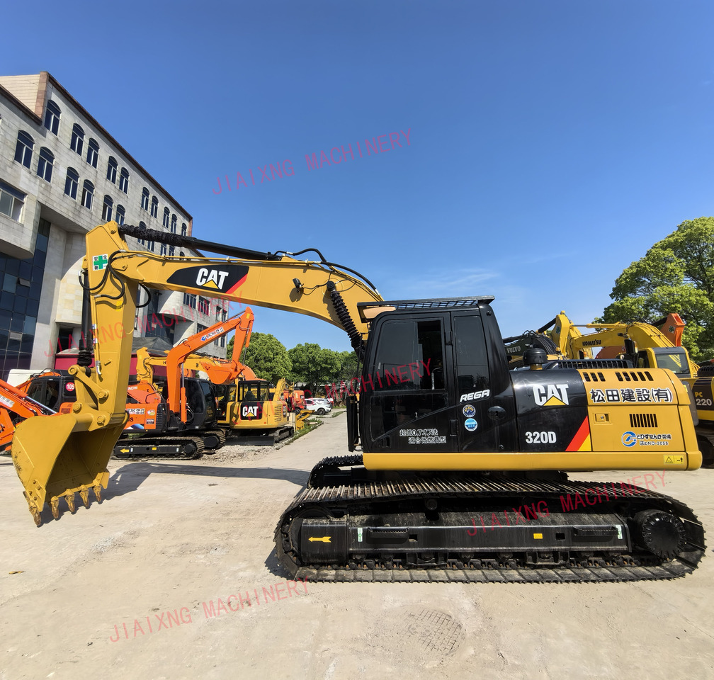 CAT 320DL used excavator - Kāpurķēžu ekskavators: foto 1 CAT 320DL used excavator - Kāpurķēžu ekskavators: foto 1