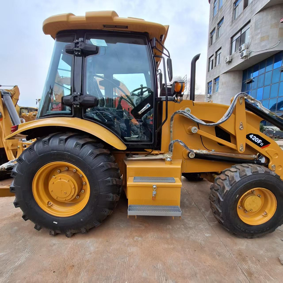 CAT 420F2 Backhoe Loader - Ekskavators-iekrāvējs: foto 2 CAT 420F2 Backhoe Loader - Ekskavators-iekrāvējs: foto 2