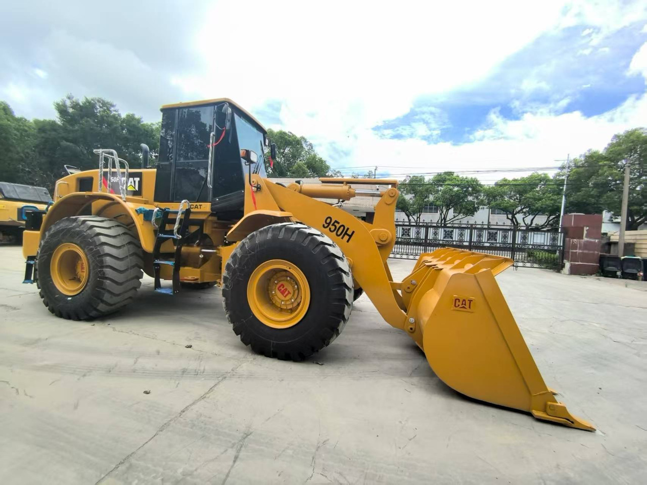 CAT 950H - Riteņu iekrāvējs: foto 1 CAT 950H - Riteņu iekrāvējs: foto 1