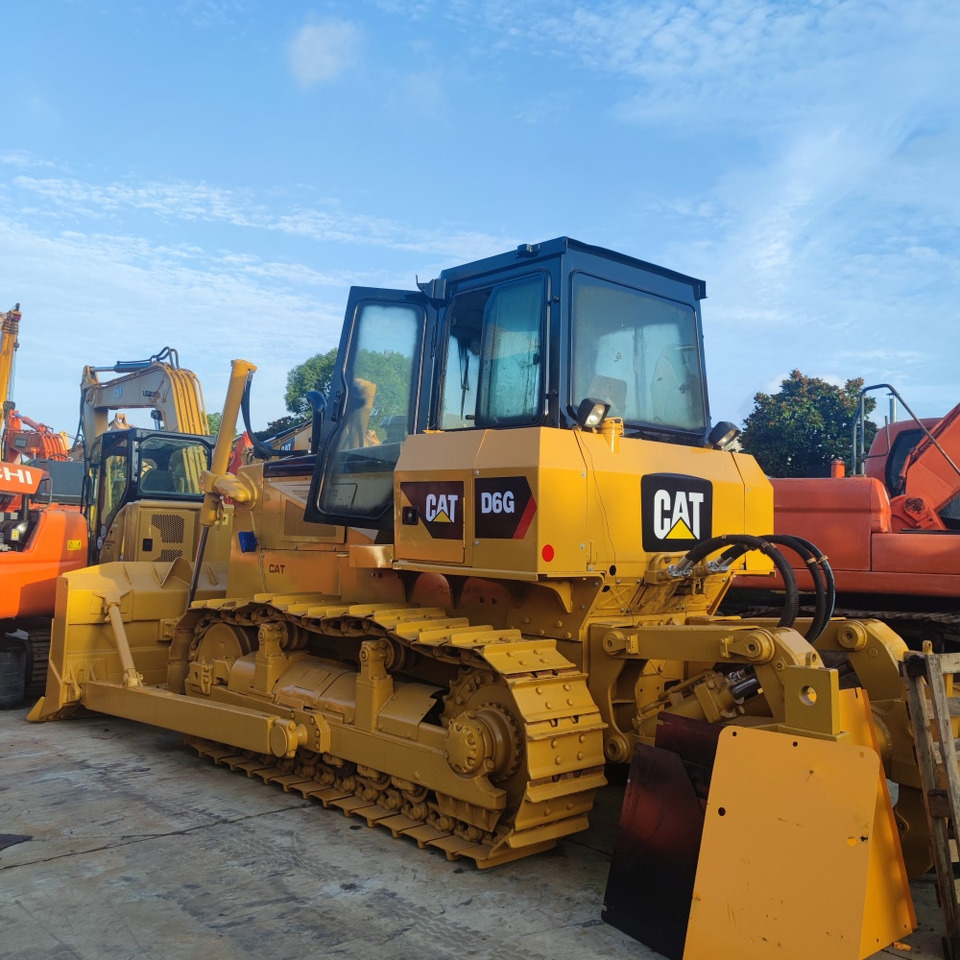 CAT D6G Bulldozer - Buldozers: foto 3 CAT D6G Bulldozer - Buldozers: foto 3