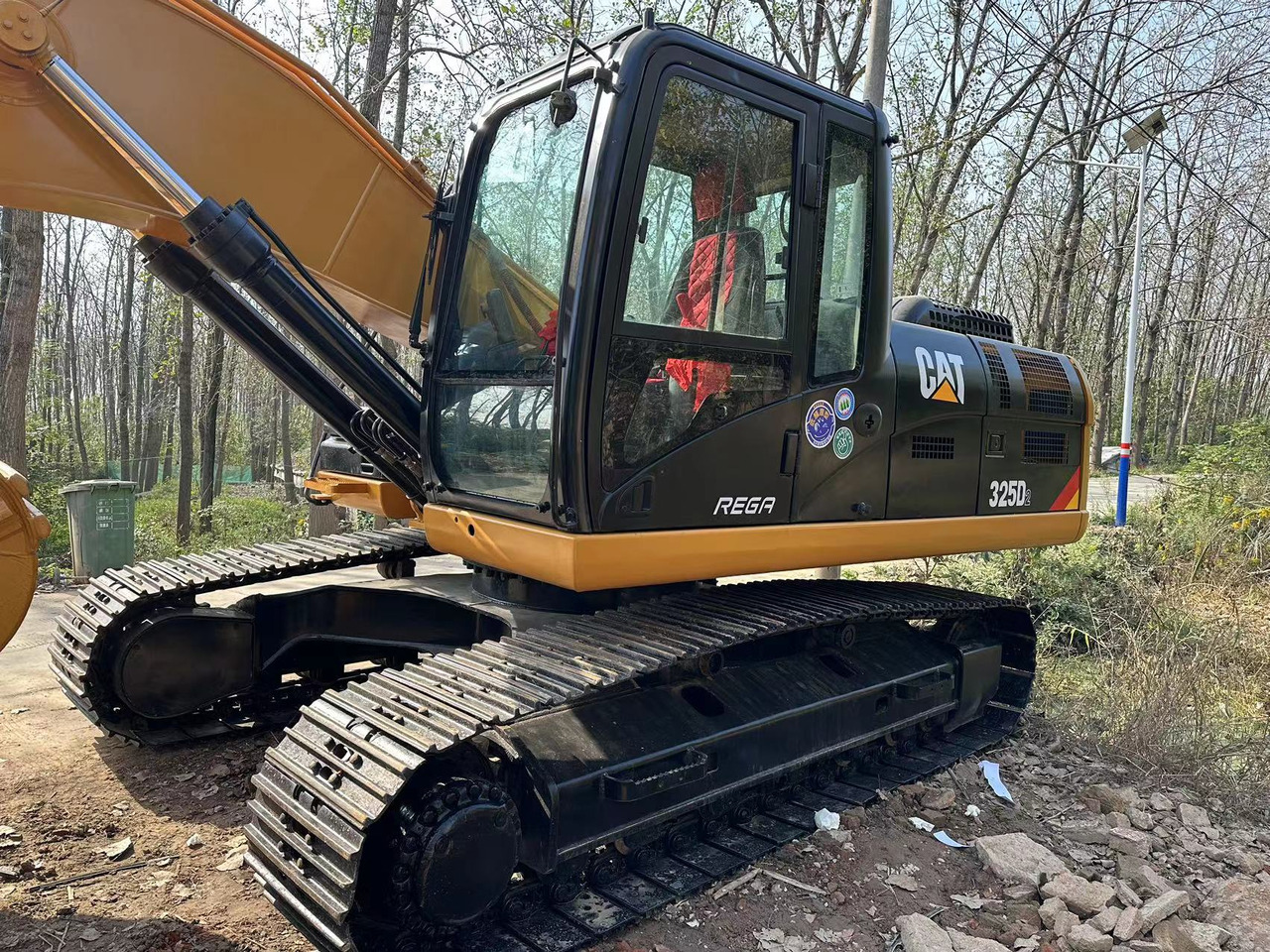 CATERPILLAR 325 D - Kāpurķēžu ekskavators: foto 3 CATERPILLAR 325 D - Kāpurķēžu ekskavators: foto 3