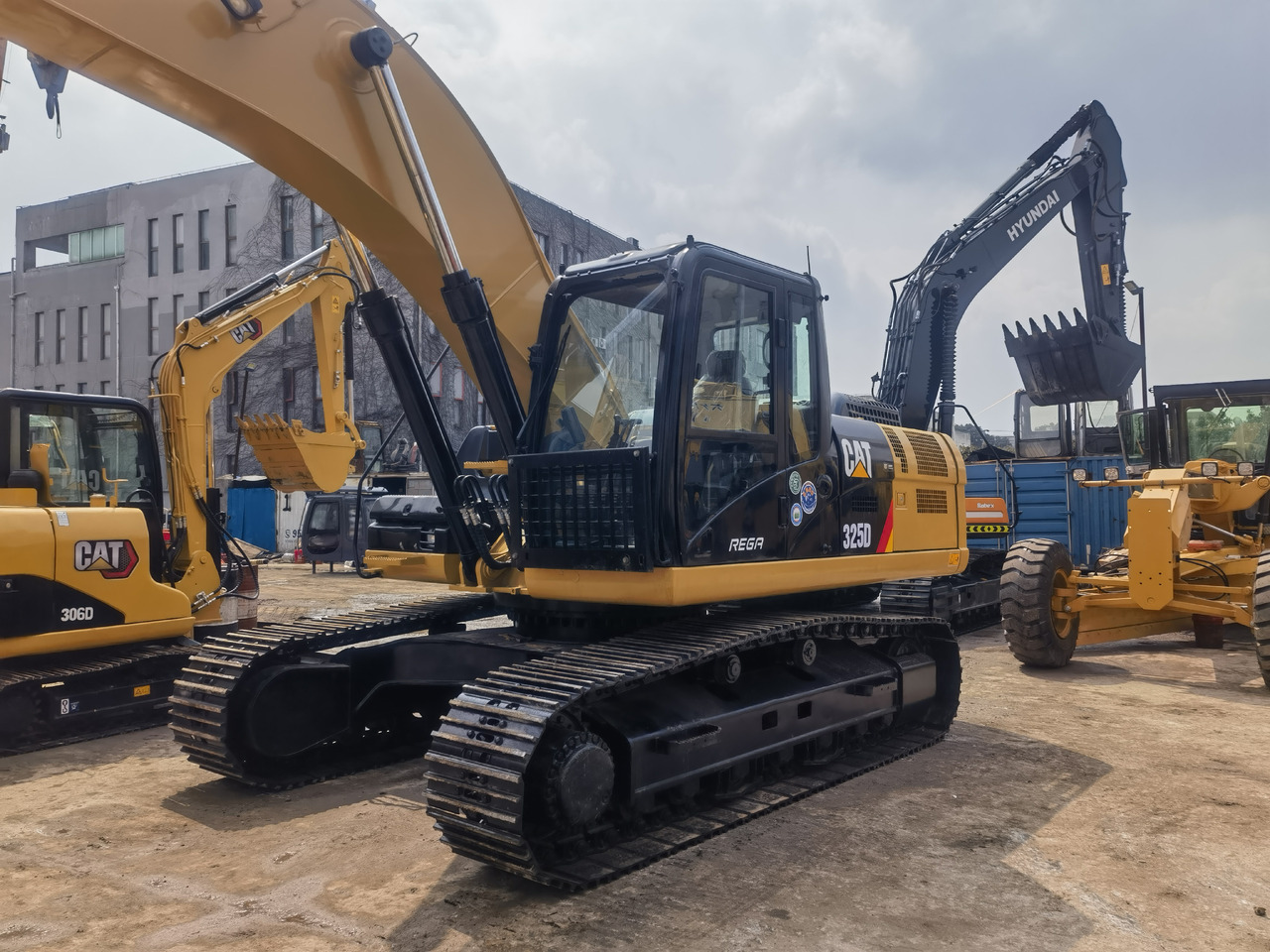 CATERPILLAR CAT 325D Excavator - Kāpurķēžu ekskavators: foto 4 CATERPILLAR CAT 325D Excavator - Kāpurķēžu ekskavators: foto 4