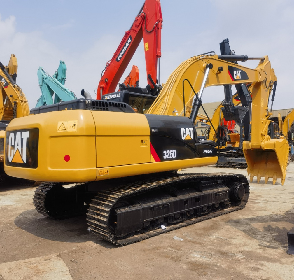 CATERPILLAR CAT 325D Excavator - Kāpurķēžu ekskavators: foto 1 CATERPILLAR CAT 325D Excavator - Kāpurķēžu ekskavators: foto 1