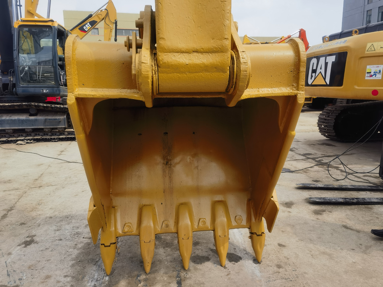 CATERPILLAR CAT 325D Excavator - Kāpurķēžu ekskavators: foto 5 CATERPILLAR CAT 325D Excavator - Kāpurķēžu ekskavators: foto 5