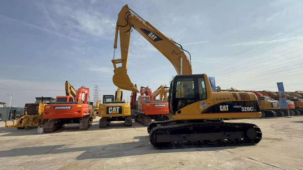 Cat 320cl excavator - Kāpurķēžu ekskavators: foto 3 Cat 320cl excavator - Kāpurķēžu ekskavators: foto 3