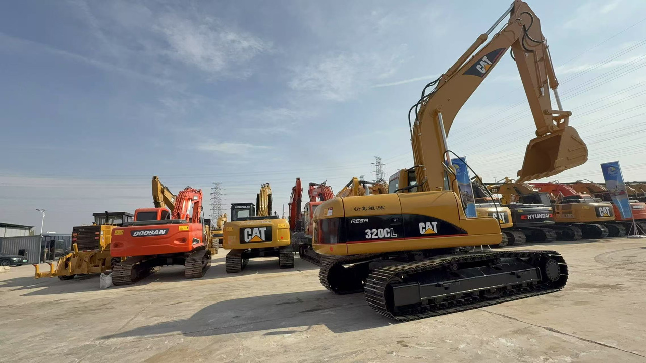 Cat 320cl excavator - Kāpurķēžu ekskavators: foto 2 Cat 320cl excavator - Kāpurķēžu ekskavators: foto 2