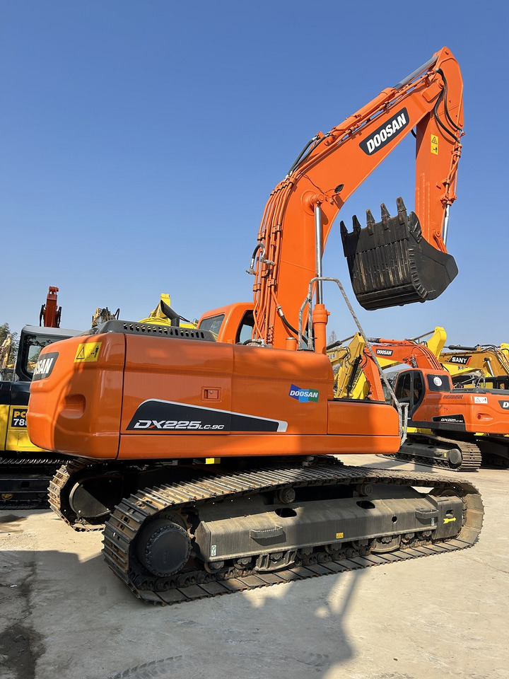 DOOSAN Doosan DX225LC Crawler excavator - Kāpurķēžu ekskavators: foto 1 DOOSAN Doosan DX225LC Crawler excavator - Kāpurķēžu ekskavators: foto 1