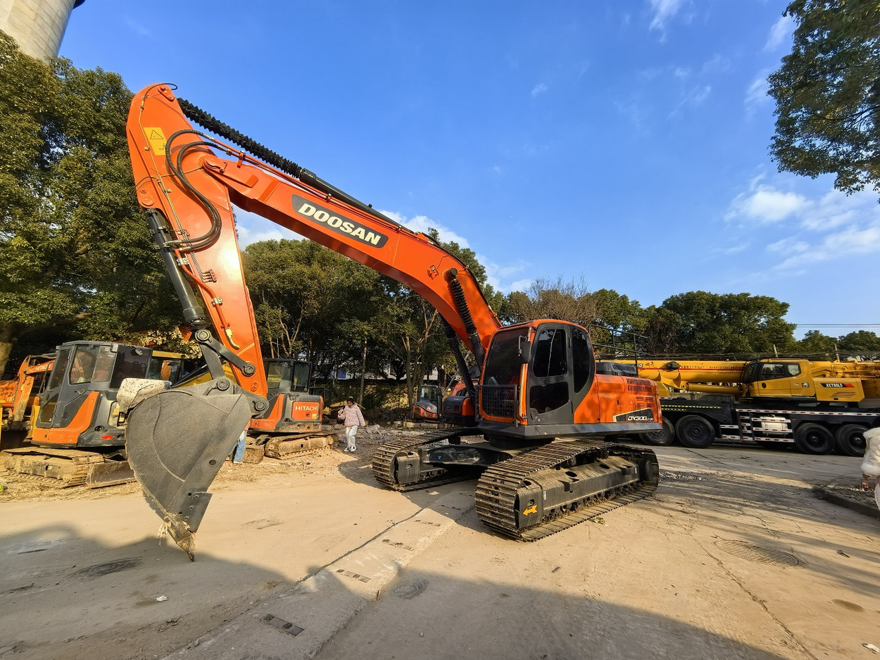 Doosan DX300LC Crawler Excavator - Kāpurķēžu ekskavators: foto 1 Doosan DX300LC Crawler Excavator - Kāpurķēžu ekskavators: foto 1